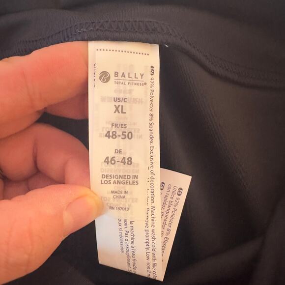 NWT Bally Total Fitness High Rise Criss Cross Waist Leggings Size XL Black - Picture 7 of 7